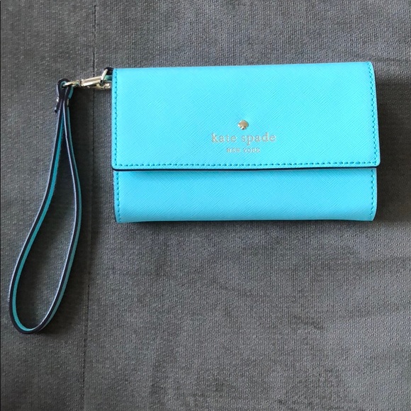 kate spade Handbags - Kate spade wristlet
